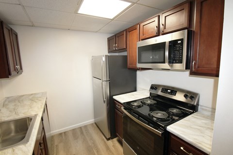 Floor plan for 2 beds, 1 bath, 990 sqft